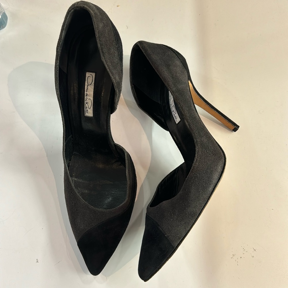 Oscar de la Renta pump